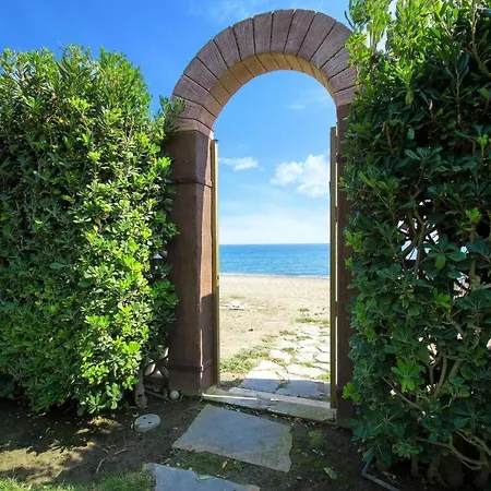 1072 Beachfront House Private Pool Villa Estepona