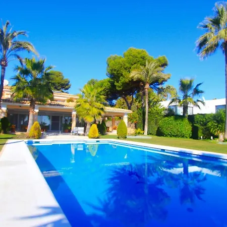 1072 Beachfront House Private Pool * Estepona