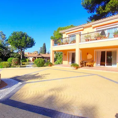 1072 Beachfront House Private Pool Villa Estepona