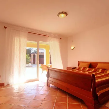 1072 Beachfront House Private Pool Estepona