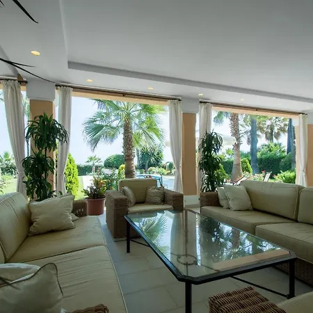 1072 Beachfront House Private Pool Villa *