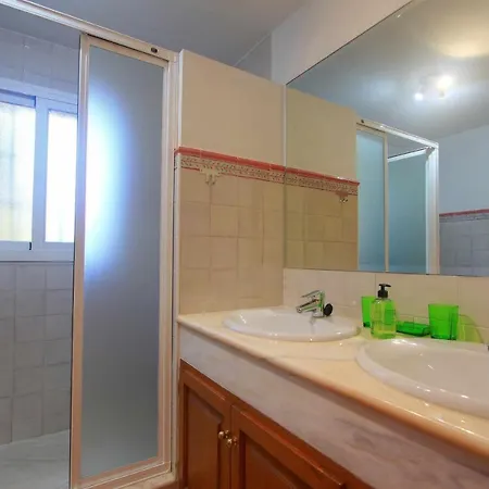 1072 Beachfront House Private Pool וילה אסטפונה